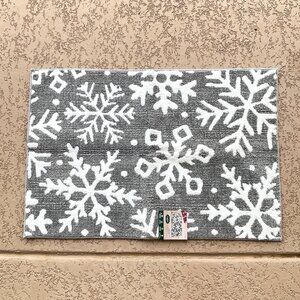 New Snowflake Rug St. Nicholas Square Gray White Christmas Winter 24" x 36" NWT
